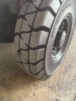 Propane Forklifts 2013  Nissan MP1F1A20LV (8)