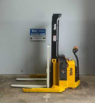 Pallet Stackers 2012  Yale MSW040SFN24TV087 (1)