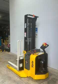 Pallet Stackers 2012  Yale MSW040SFN24TV087 (4)