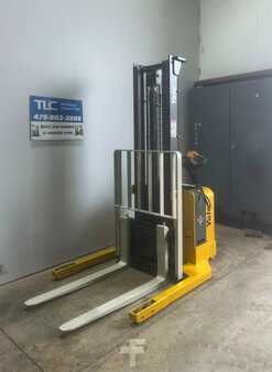 Pallet Stackers 2012  Yale MSW040SFN24TV087 (5)