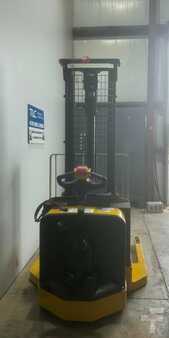 Pallet Stackers 2012  Yale MSW040SFN24TV087 (8)