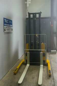 Pallet Stackers 2012  Yale MSW040SFN24TV087 (9)