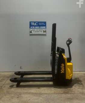 Electric Pallet Jacks - Yale MPB045VGN24T2746 (1)