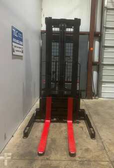 Pallet Stackers - Raymond RSS40 (9)