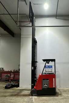 Stand-Up Rider Forklift - Raymond  (2)