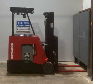 Stand-Up Rider Forklift - Raymond  (3)