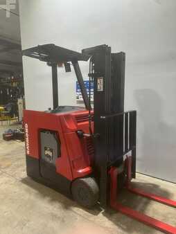 Stand-Up Rider Forklift - Raymond  (4)