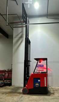 Stand-Up Rider Forklift - Raymond  (2)