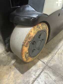 Stand-Up Rider Forklift 2014  Crown RC 5530-30 (10)