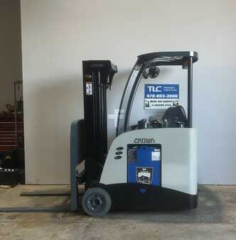 Stand-Up Rider Forklift 2012  Crown RC 5530-30 (3)