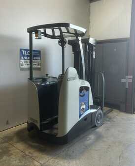 Stand-Up Rider Forklift 2012  Crown RC 5530-30 (5)