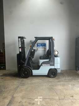 Propane Forklifts 2010  Nissan MP1F1A20LV (1)