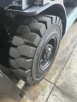 Propane Forklifts 2010  Nissan MP1F1A20LV (10)