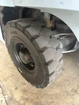 Propane Forklifts 2010  Nissan MP1F1A20LV (11)