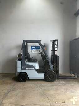 Propane Forklifts 2010  Nissan MP1F1A20LV (2)