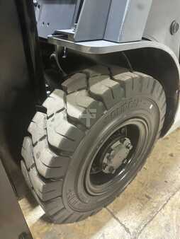 Propane Forklifts 2012  Nissan MP1F1A20LV (11)