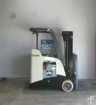 Stand-Up Rider Forklift 2014  Crown RC 5530-30 (1)