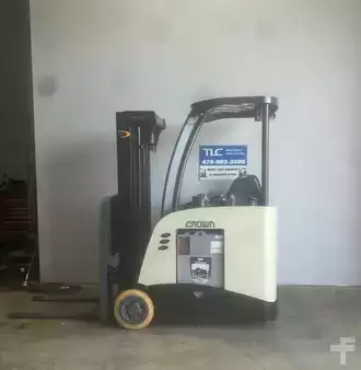 Stand-Up Rider Forklift 2014  Crown RC 5530-30 (3)