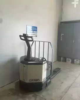 Electric Pallet Jacks - Crown WP3045-45 (5)