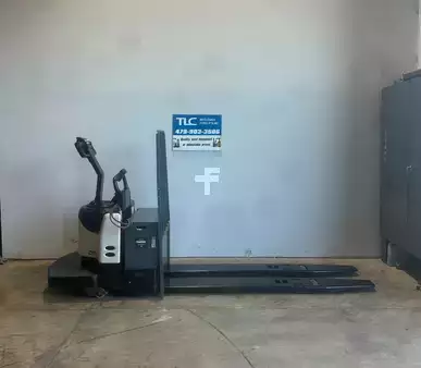 Montacargas Eléctrico (4 ruedas) 2011  Crown PE4500-60 (1)