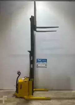 Apilador eléctrico 2010  Yale MSW040SFN24TV087 (2)