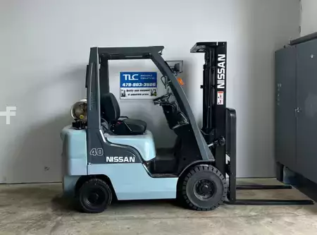 Propane Forklifts 2013  Nissan MP1F1A20LV (1)