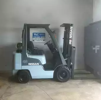 Propane Forklifts 2013  Nissan MP1F1A20LV (1)