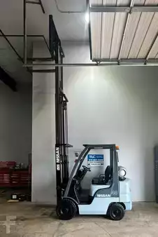 Propane Forklifts 2013  Nissan MP1F1A20LV (2)