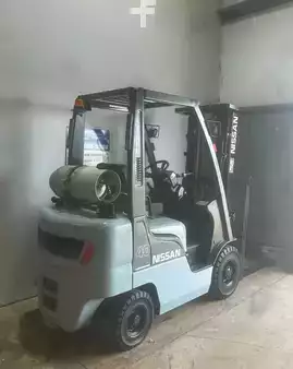 Propane Forklifts 2013  Nissan MP1F1A20LV (5)