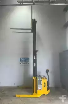 Pallet Stackers 2016  Yale MSW040SFN24TV087 (2)
