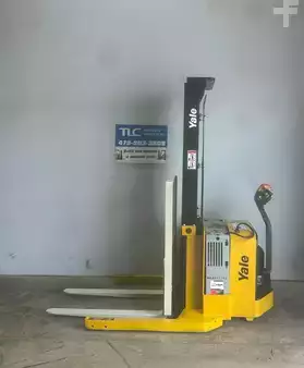Pallet Stackers 2016  Yale MSW040SFN24TV087 (3)