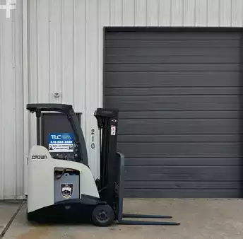 Stand-Up Rider Forklift 2015  Crown RC 5530-30 (3)