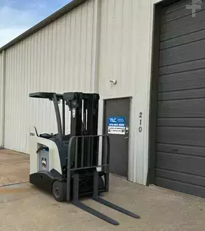 Stand-Up Rider Forklift 2015  Crown RC 5530-30 (7)