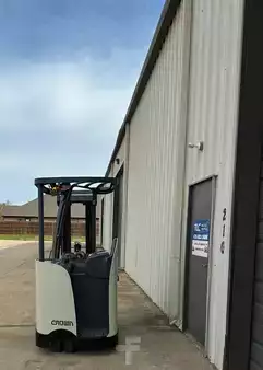 Stand-Up Rider Forklift 2015  Crown RC 5530-30 (9)