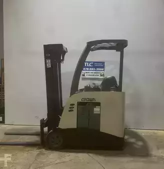 Stand-Up Rider Forklift 2018  Crown RC 5535-30 (1)