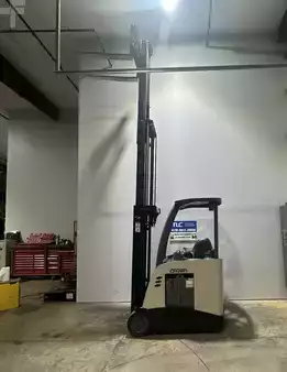 Stand-Up Rider Forklift 2018  Crown RC 5535-30 (2)