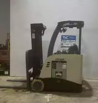 Stand-Up Rider Forklift 2017  Crown RC 5535-30 (3)