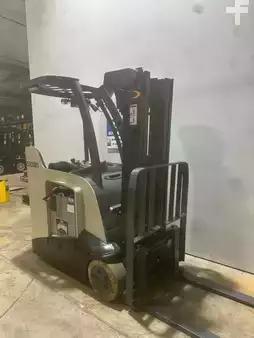 Stand-Up Rider Forklift 2017  Crown RC 5535-30 (4)