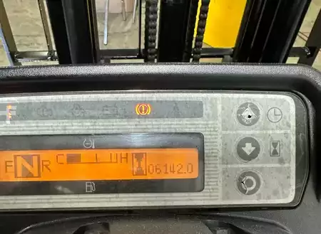 Propane Forklifts 2011  Nissan MP1F1A20LV (11)