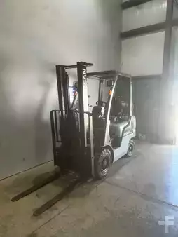 Propane Forklifts 2011  Nissan MP1F1A20LV (9)