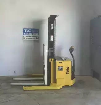 Pallet Stackers 2016  Yale MSW040SFN24TV087 (1)
