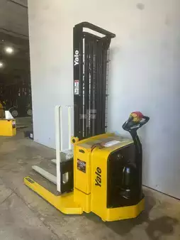 Pallet Stackers 2016  Yale MSW040SFN24TV087 (4)