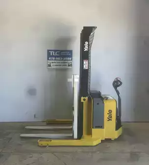 Pallet Stackers 2014  Yale MSW040SFN24TV087 (1)