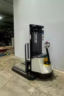 Pallet Stackers 2018  Crown Crown SX3000 (4)