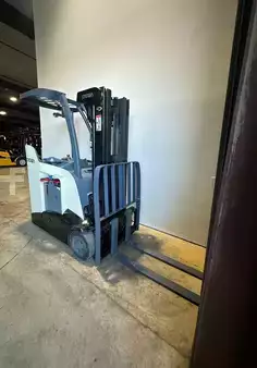 Stand-Up Rider Forklift 2017  Crown RC 5535-30 (5)