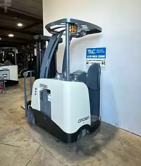 Stand-Up Rider Forklift 2017  Crown RC 5535-30 (6)