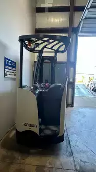 Stand-Up Rider Forklift 2017  Crown RC 5535-30 (8)