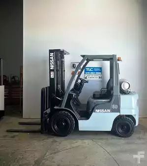 Propane Forklifts 2013  Unicarriers MP1F2A25LV (1)