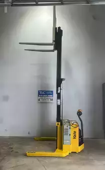 Pallet Stackers 2010  Yale MSW040SFN24TV087 (3)