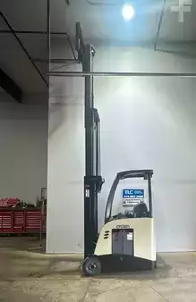 Stand-Up Rider Forklift 2016  Crown RC 5535-30 (3)